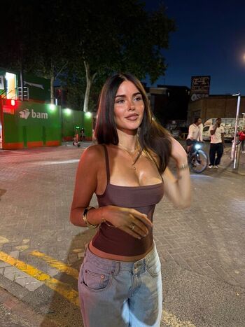 Clarissa bea page leaked private photo uncensored HD quality