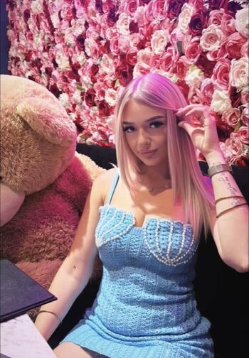 Cocacheriw leaked private photo uncensored HD quality