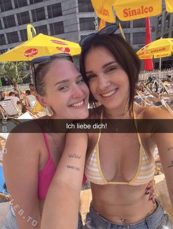 Coupleontour leaked private photo uncensored HD quality