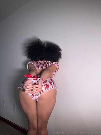 Curvymilftwinkletoes page leaked private photo uncensored HD quality