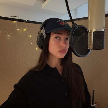 Dua lipa  page leaked private photo uncensored HD quality