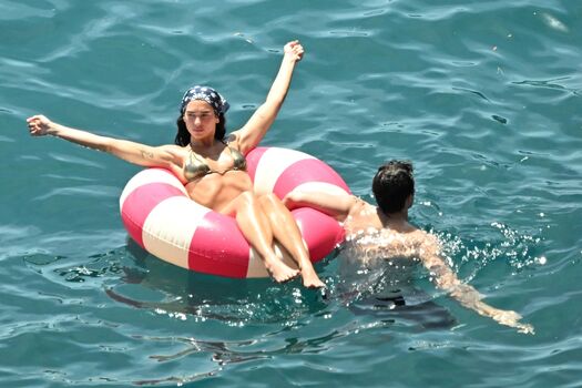 Dua lipa  page leaked private photo uncensored HD quality
