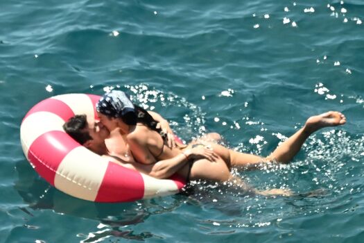 Dua lipa  page leaked private photo uncensored HD quality