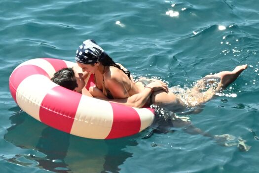 Dua lipa  page leaked private photo uncensored HD quality