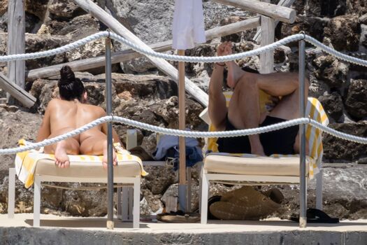 Dua lipa  page leaked private photo uncensored HD quality