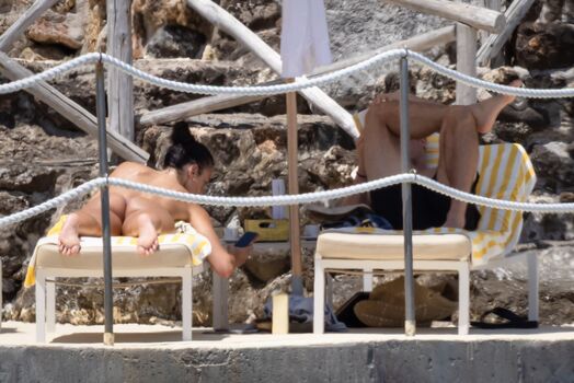 Dua lipa  page leaked private photo uncensored HD quality