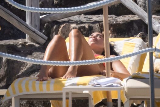 Dua lipa  page leaked private photo uncensored HD quality