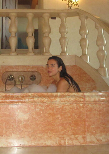 Dua lipa  page leaked private photo uncensored HD quality