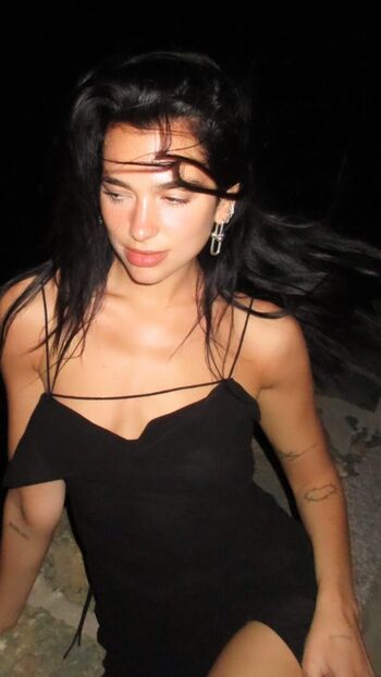 Dua lipa  page leaked private photo uncensored HD quality