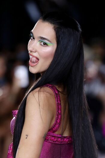 Dua lipa  page leaked private photo uncensored HD quality