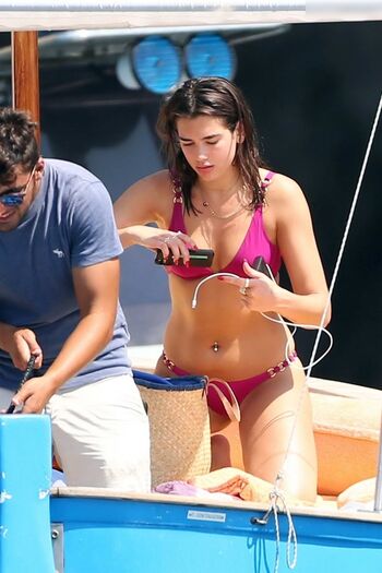 Dua lipa  page leaked private photo uncensored HD quality