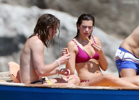 Dua lipa  page leaked private photo uncensored HD quality