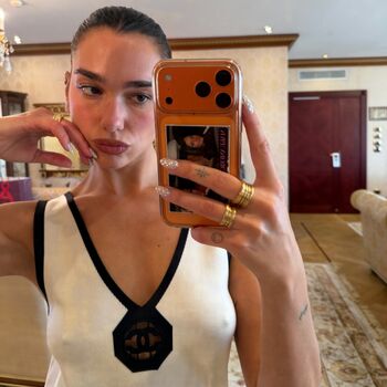Dua lipa  page leaked private photo uncensored HD quality