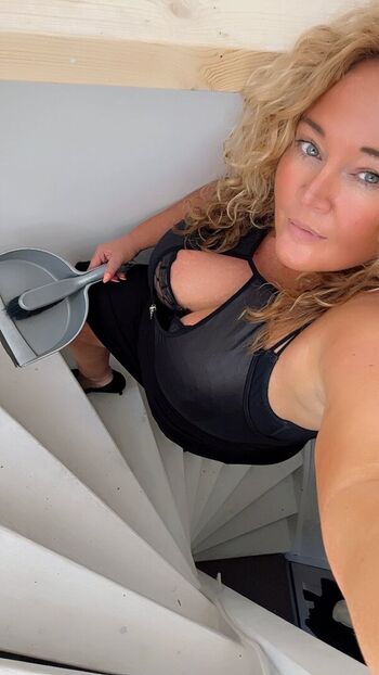 Dutchycurves leaked private photo uncensored HD quality