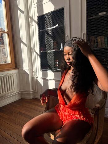 Ebony sweet leaked private photo uncensored HD quality