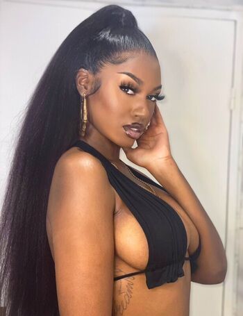 Elinda san  page leaked private photo uncensored HD quality