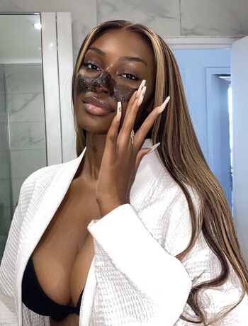 Elinda san  page leaked private photo uncensored HD quality