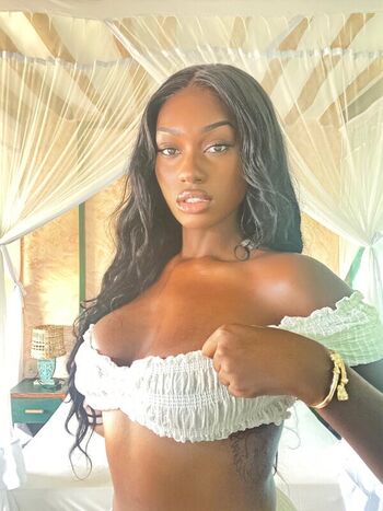 Elinda san  page leaked private photo uncensored HD quality