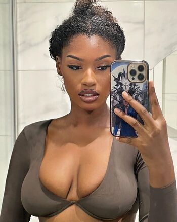 Elinda san leaked private photo uncensored HD quality