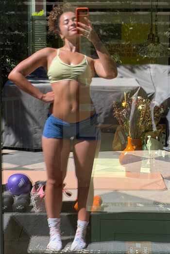 Ella eyre page leaked private photo uncensored HD quality