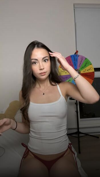 Emeralddecloet leaked private photo uncensored HD quality