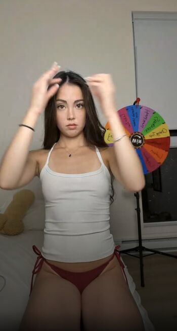 Emeralddecloet leaked private photo uncensored HD quality