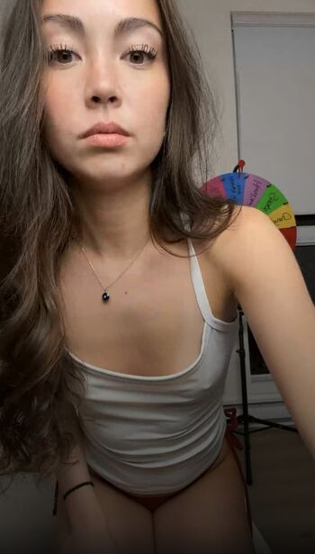 Emeralddecloet leaked private photo uncensored HD quality