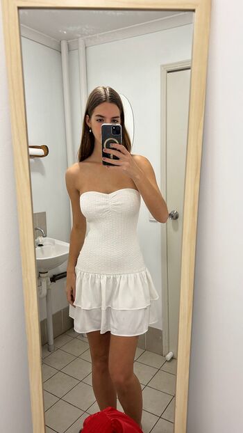 Emily feld  page leaked private photo uncensored HD quality