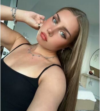 Emily mangler leaked private photo uncensored HD quality