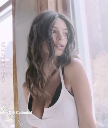 Emily ratajkowski  page leaked private photo uncensored HD quality