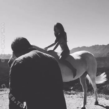 Emily ratajkowski  page leaked private photo uncensored HD quality