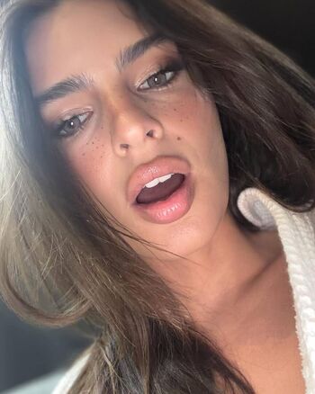 Emily ratajkowski  page leaked private photo uncensored HD quality