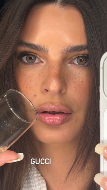 Emily ratajkowski  page leaked private photo uncensored HD quality