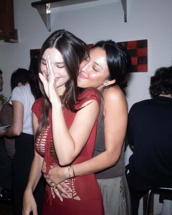 Emily ratajkowski  page leaked private photo uncensored HD quality