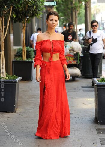 Emily ratajkowski  page leaked private photo uncensored HD quality
