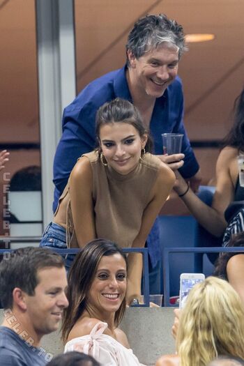 Emily ratajkowski  page leaked private photo uncensored HD quality