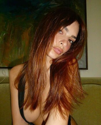 Emily ratajkowski  page leaked private photo uncensored HD quality