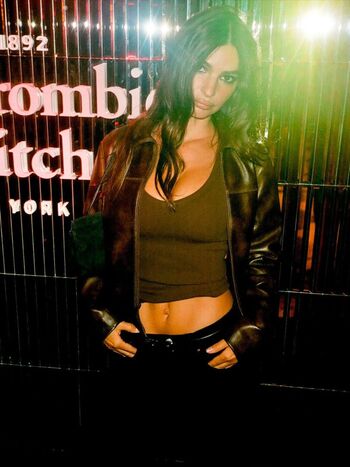 Emily ratajkowski leaked private photo uncensored HD quality