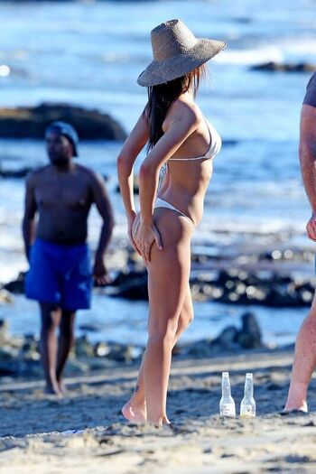 Emily ratajkowski leaked private photo uncensored HD quality