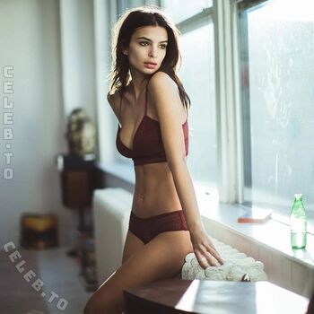 Emily ratajkowski  page leaked private photo uncensored HD quality
