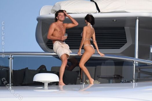 Emily ratajkowski  page leaked private photo uncensored HD quality