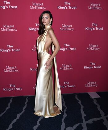 Emily ratajkowski  page leaked private photo uncensored HD quality