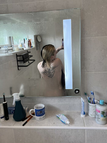Emzeeni leaked private photo uncensored HD quality