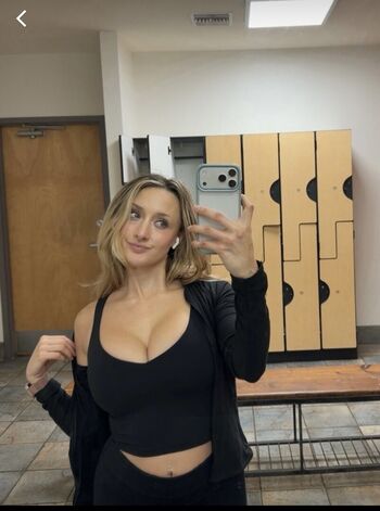 Essjeaux leaked private photo uncensored HD quality
