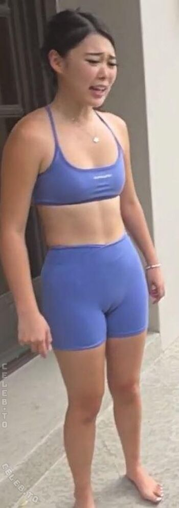 Extraemily page leaked private photo uncensored HD quality