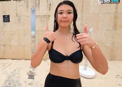 Extraemily page leaked private photo uncensored HD quality
