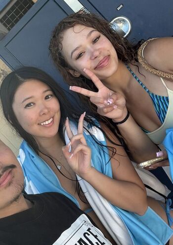 Extraemily leaked private photo uncensored HD quality