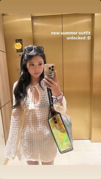 Extraemily leaked private photo uncensored HD quality