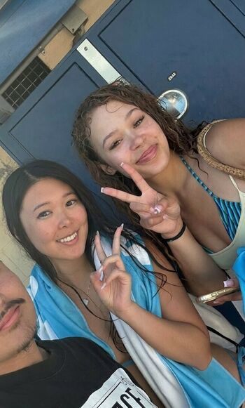 Extraemily leaked private photo uncensored HD quality