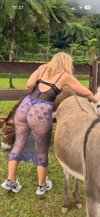 Fidan atalay page leaked private photo uncensored HD quality